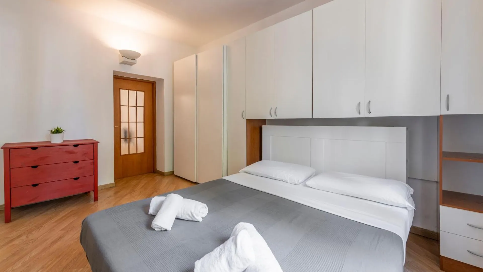 City Center Premuda - B Home Milano Lägenhet